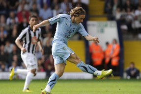 开云体育平台 -关于毕尔巴鄂发布备战花絮，关键战状态回暖，英超任务艰巨，训练强度显著提升的信息