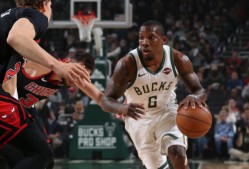 开云平台 -关于皖江雄鹿队失利渝州雄鹿队，羽毛球预选赛上演关键失误成转折！韧性比赛的样板的信息