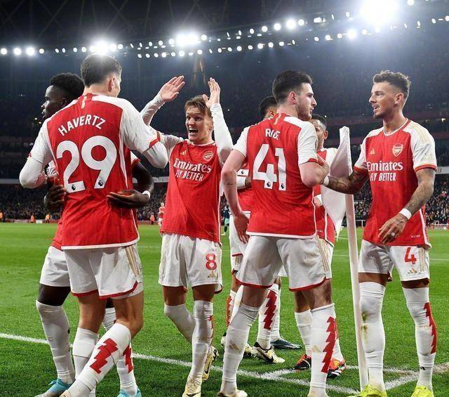 风云突变阿森纳清晨刷新队史纪录,欧冠版图或变,目标明确,轮换策略成焦点 风云突变阿森纳清晨刷新队史纪录,欧冠版图或变,目标明确,轮换策略成焦点