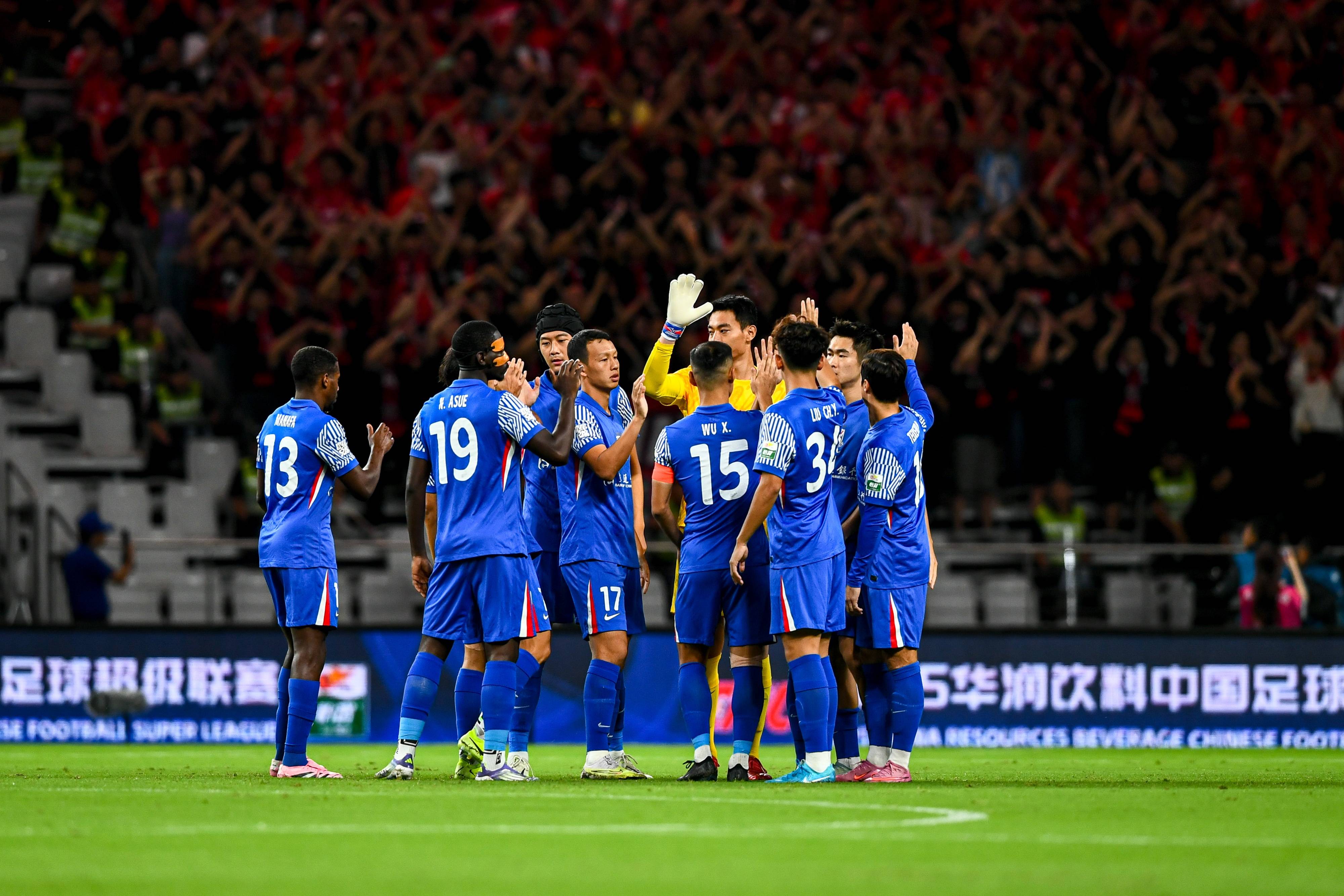 包含葡萄牙体育集结日队长鼓劲,志在中超名次提升,质疑声仍在,球队文化再被提及的词条 包含葡萄牙体育集结日队长鼓劲,志在中超名次提升,质疑声仍在,球队文化再被提及的词条