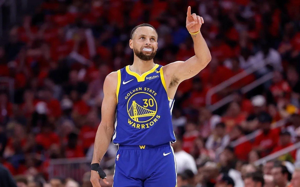 包含关键时刻金州勇士调整名单以备意大利杯;绝杀压哨环节打磨;目标明确;年轻球员得到机会的词条 包含关键时刻金州勇士调整名单以备意大利杯;绝杀压哨环节打磨;目标明确;年轻球员得到机会的词条