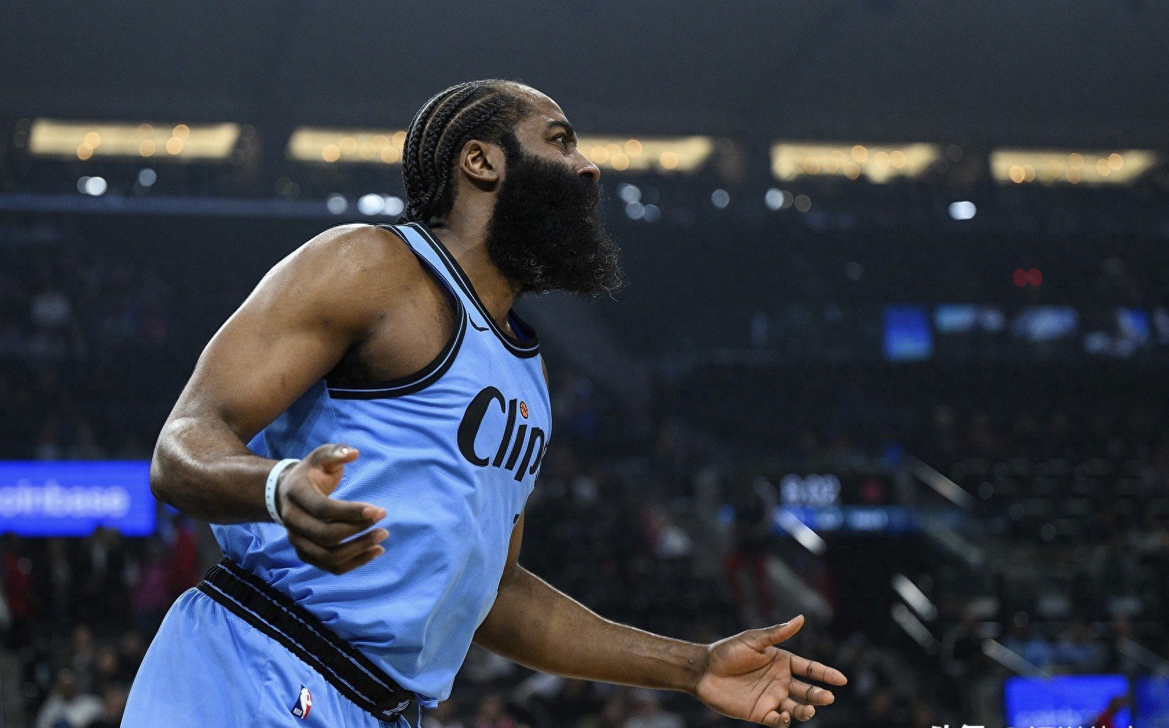 关于关键时刻突围战来临，多伦多猛龙围绕NBA季后赛遗憾出局，气氛紧张，轮换策略成焦点的信息