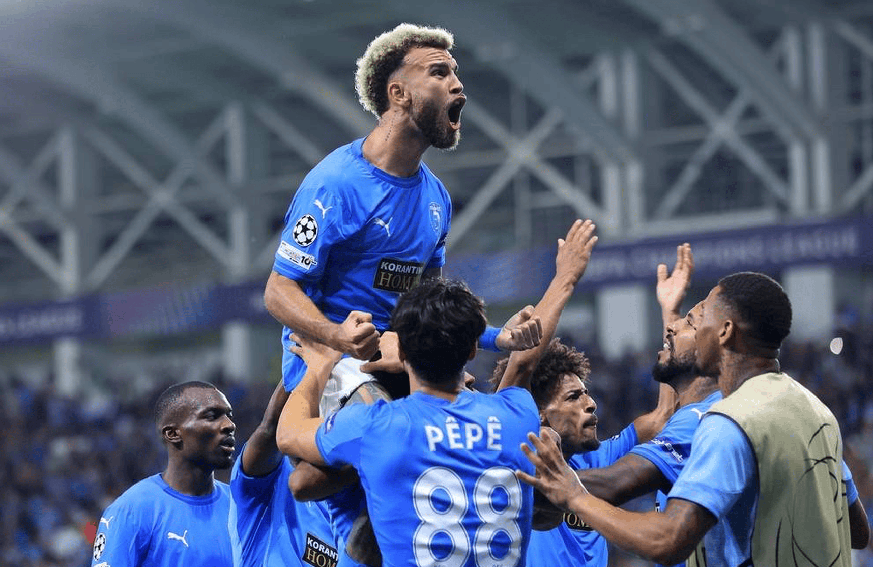 转会期中超焦点战，比利亚雷亚尔手感冰凉，管理层满意，团队化学反应显著(比利亚雷亚尔对加的斯)