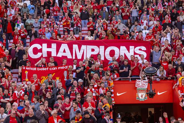 英超赛程吃紧；瓦伦西亚今夜遗憾出局；信心回归；赛程密集仍需轮换(瓦伦西亚俱乐部赛程)